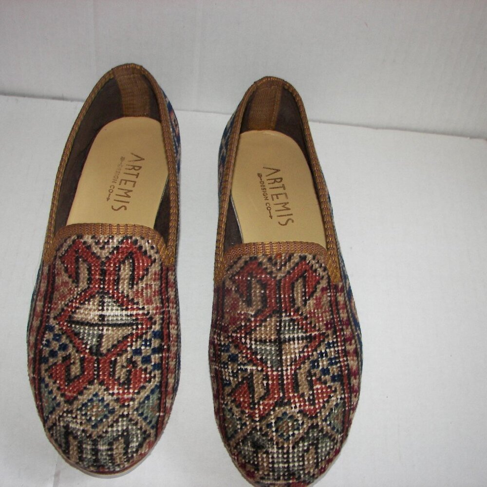 Artemis vintage women's US8 flats multicolored patterned wool upper leather sole